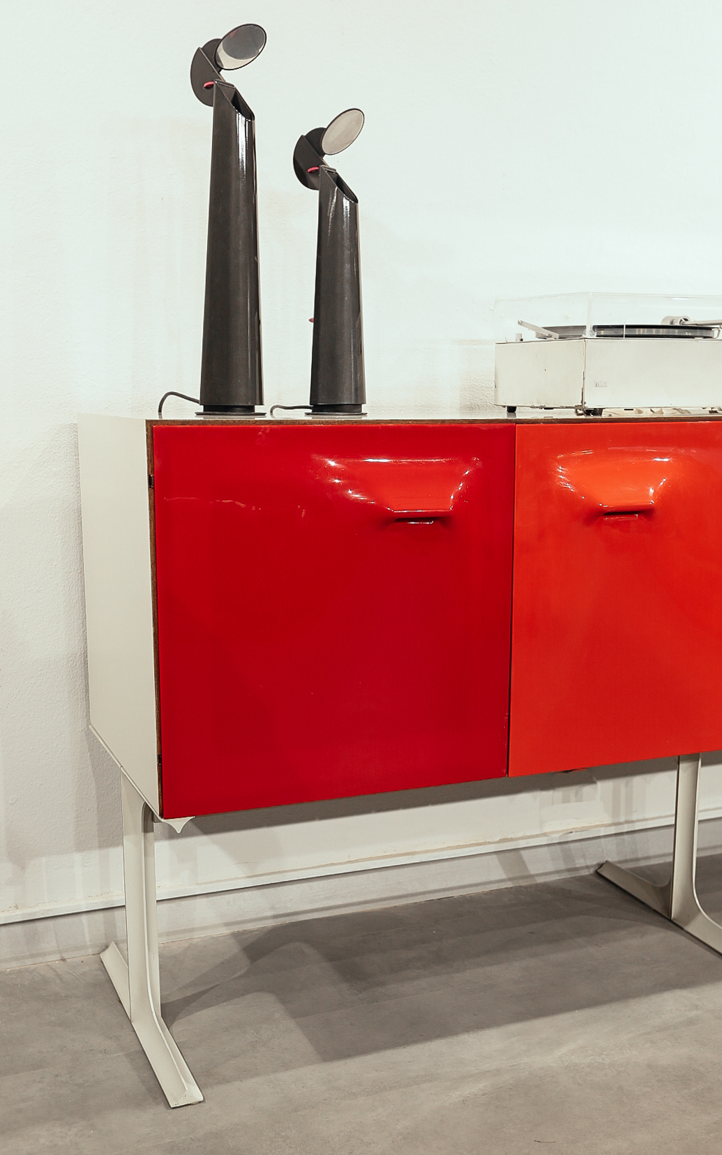 Raymond Loewy tasarımı konsol