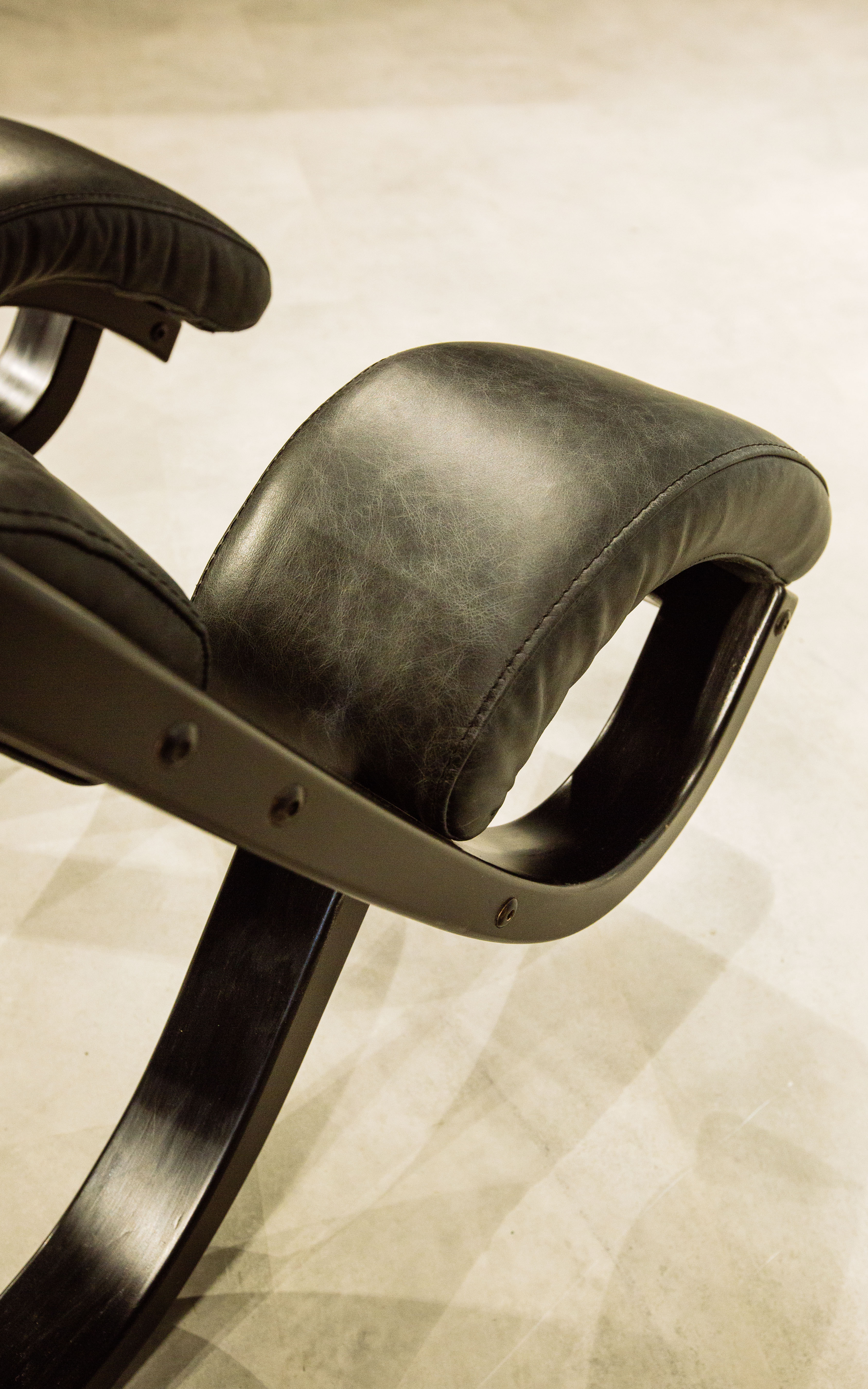 Gravity Balance Chair - Peter Opsvik