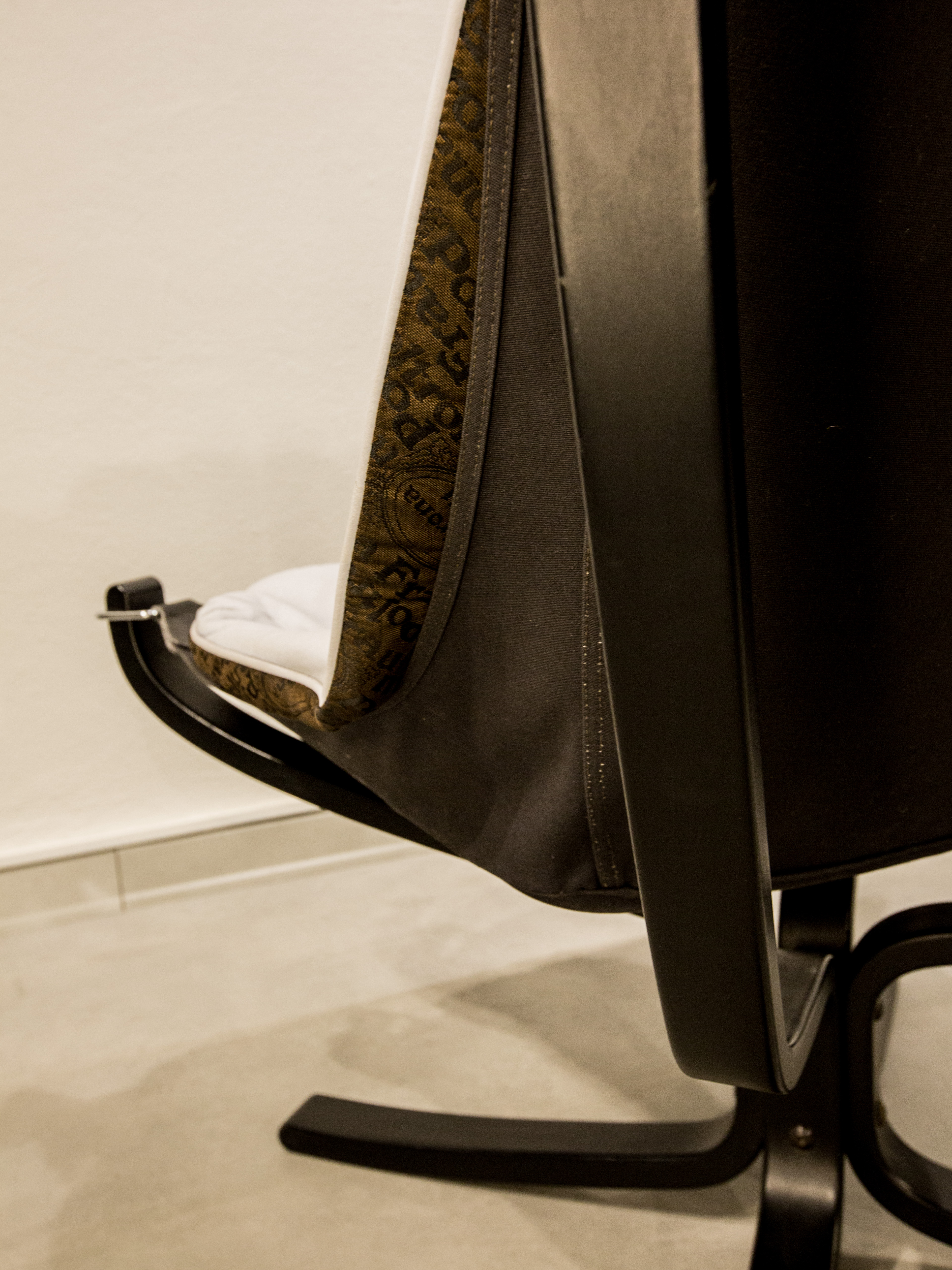 Falcon Chair